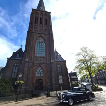 Rondje om de kerk.        